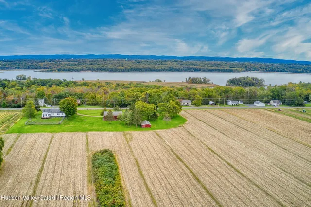 $895,000 | 1595 Highway 385, Athens, NY 12015