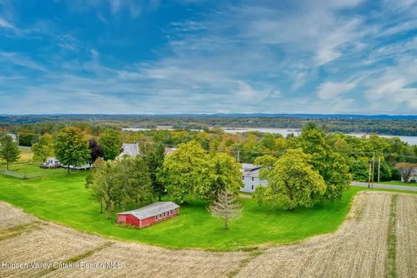 $895,000 | 1595 Highway 385, Athens, NY 12015