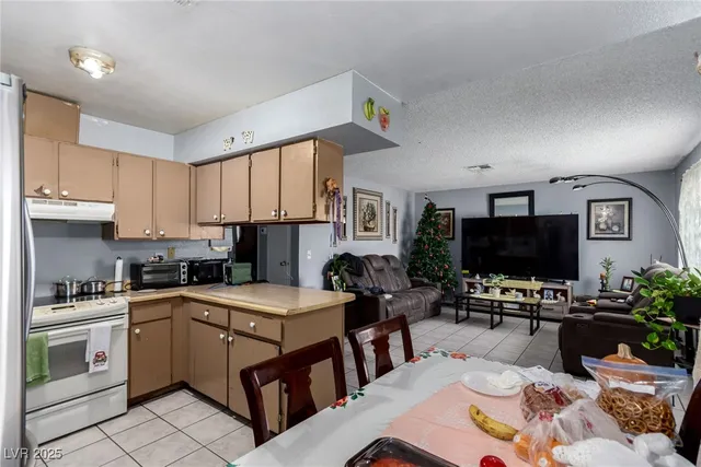 $450,000 | 13 Britz Circle, North Las Vegas, NV 89030