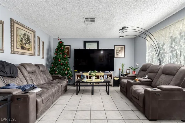 $450,000 | 13 Britz Circle, North Las Vegas, NV 89030