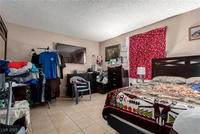 $450,000 | 13 Britz Circle, North Las Vegas, NV 89030