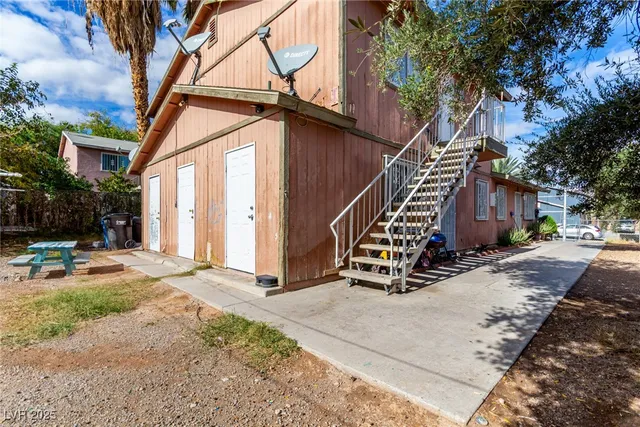 $450,000 | 13 Britz Circle, North Las Vegas, NV 89030