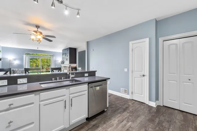 $319,900 | N165W20576 Berry Patch Road, Unit 702, Jackson, WI 53037