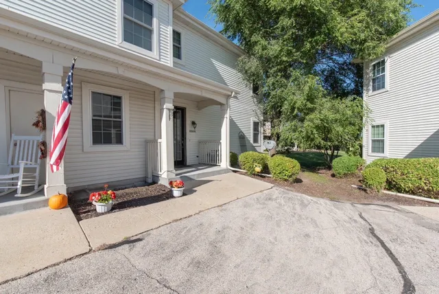 $319,900 | N165W20576 Berry Patch Road, Unit 702, Jackson, WI 53037