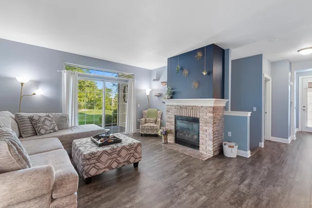 $319,900 | N165W20576 Berry Patch Road, Unit 702, Jackson, WI 53037