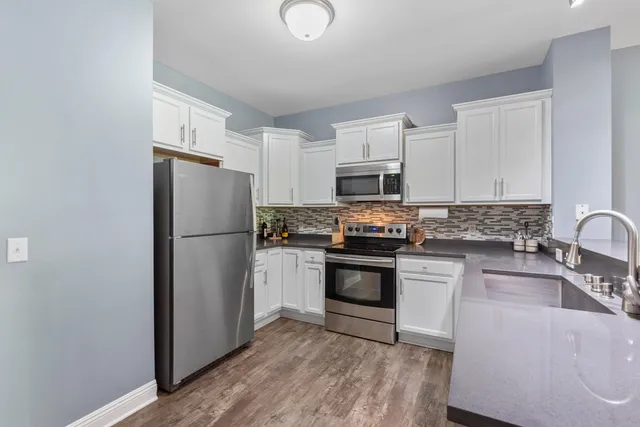 $319,900 | N165W20576 Berry Patch Road, Unit 702, Jackson, WI 53037