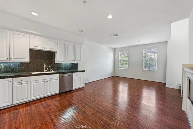 $1,199,000 | 374 Aviator Lane South, Tustin, CA 92782