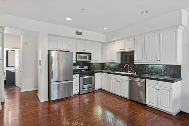 $1,199,000 | 374 Aviator Lane South, Tustin, CA 92782