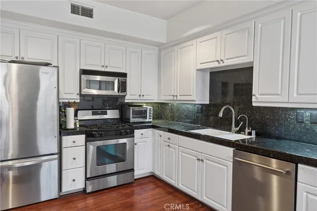 $1,199,000 | 374 Aviator Lane South, Tustin, CA 92782