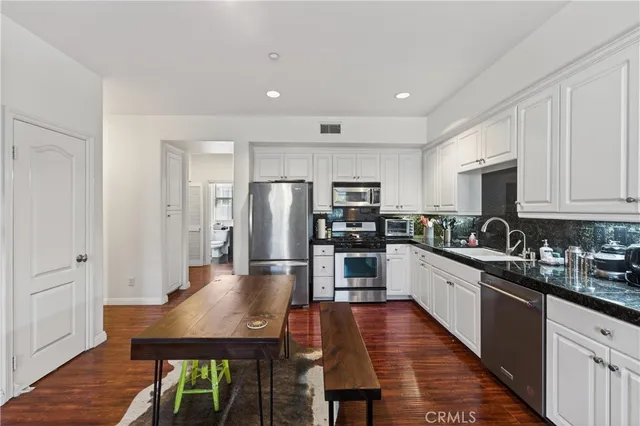 $1,199,000 | 374 Aviator Lane South, Tustin, CA 92782