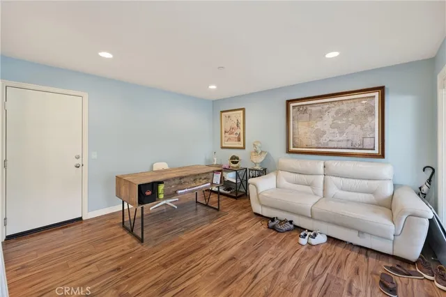 $1,199,000 | 374 Aviator Lane South, Tustin, CA 92782