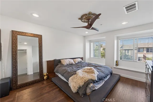 $1,199,000 | 374 Aviator Lane South, Tustin, CA 92782