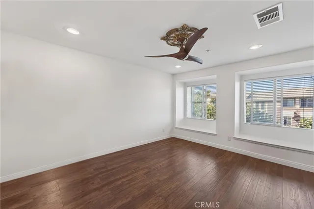 $1,199,000 | 374 Aviator Lane South, Tustin, CA 92782