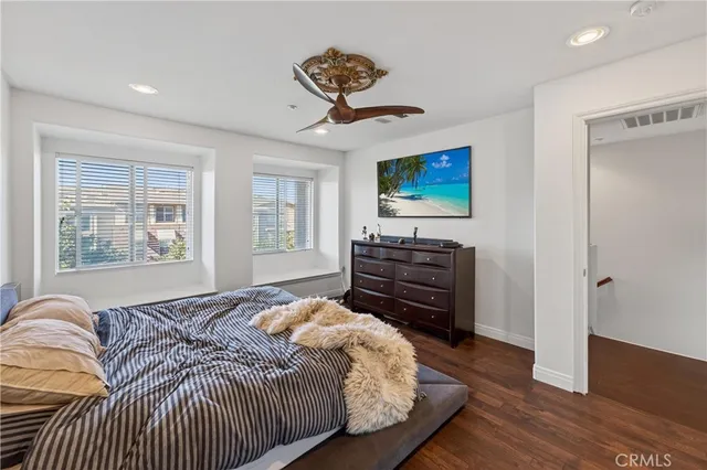 $1,199,000 | 374 Aviator Lane South, Tustin, CA 92782