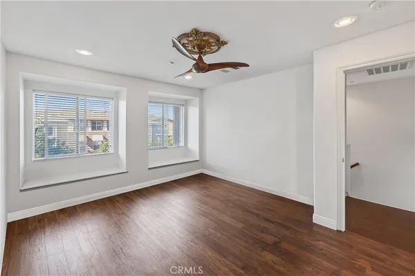 $1,199,000 | 374 Aviator Lane South, Tustin, CA 92782