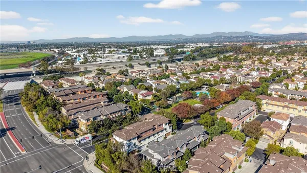 $1,199,000 | 374 Aviator Lane South, Tustin, CA 92782