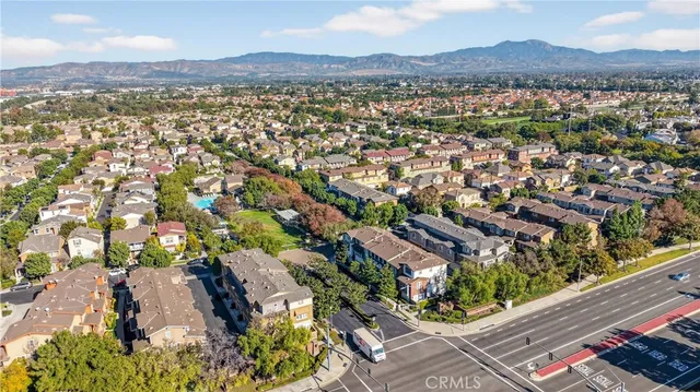 $1,199,000 | 374 Aviator Lane South, Tustin, CA 92782