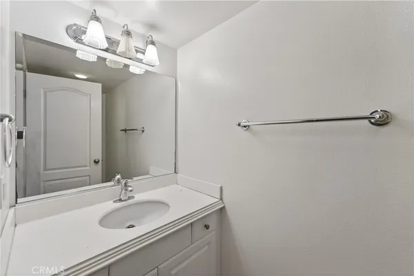 $1,199,000 | 374 Aviator Lane South, Tustin, CA 92782