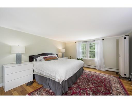 20 Round Hill Road Weston, MA 02493 - Photo 11 of 28
