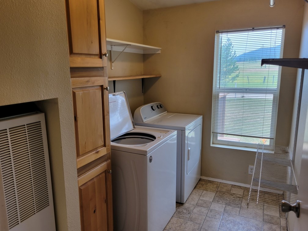 35 Atkin Lane Cascade, ID 83611 - Photo 23 of 39 Laundry area