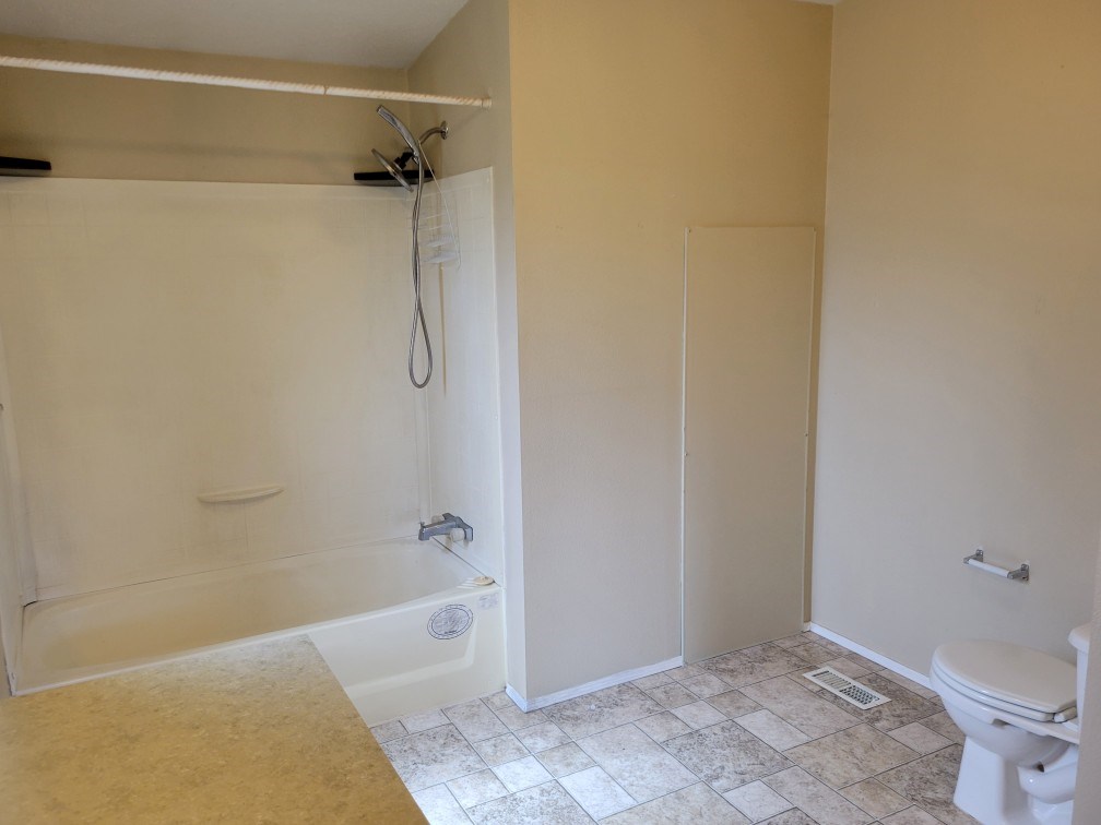 35 Atkin Lane Cascade, ID 83611 - Photo 24 of 39 Guest bath