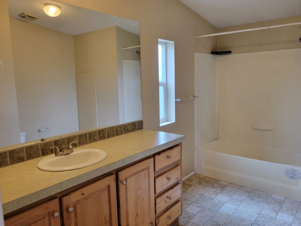 35 Atkin Lane Cascade, ID 83611 - Photo 26 of 39 Master bath