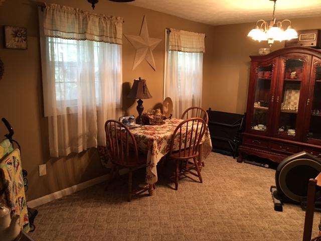 FORMAL DINING ROOM