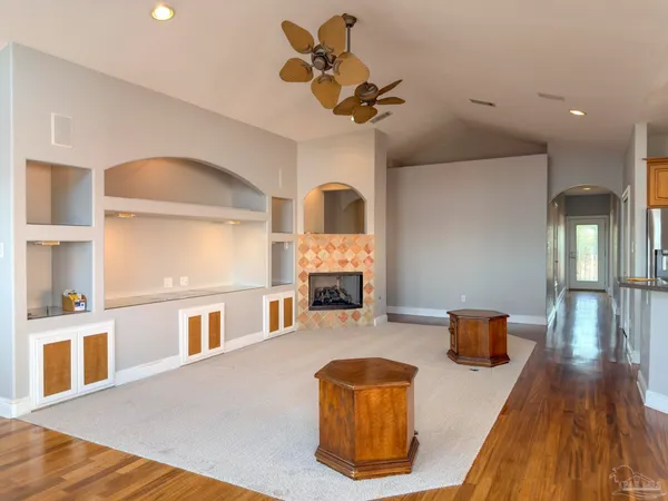 $3,400 | 2572 Gulf Breeze Avenue, Pensacola, FL 32507