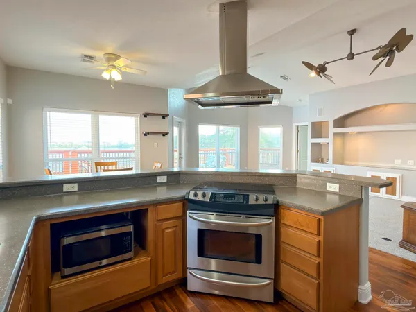 $3,400 | 2572 Gulf Breeze Avenue, Pensacola, FL 32507