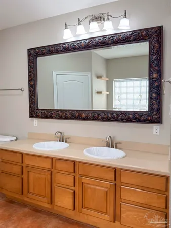 $3,400 | 2572 Gulf Breeze Avenue, Pensacola, FL 32507