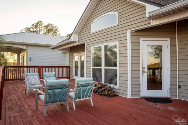 $3,400 | 2572 Gulf Breeze Avenue, Pensacola, FL 32507