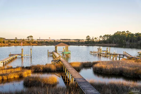 $3,400 | 2572 Gulf Breeze Avenue, Pensacola, FL 32507