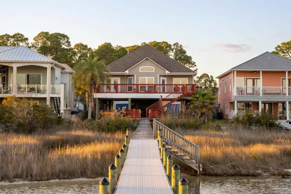 $3,400 | 2572 Gulf Breeze Avenue, Pensacola, FL 32507