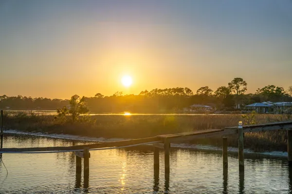 $3,400 | 2572 Gulf Breeze Avenue, Pensacola, FL 32507