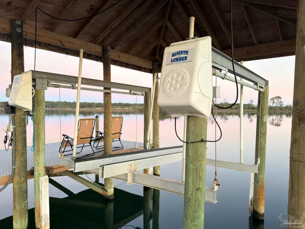 $3,400 | 2572 Gulf Breeze Avenue, Pensacola, FL 32507