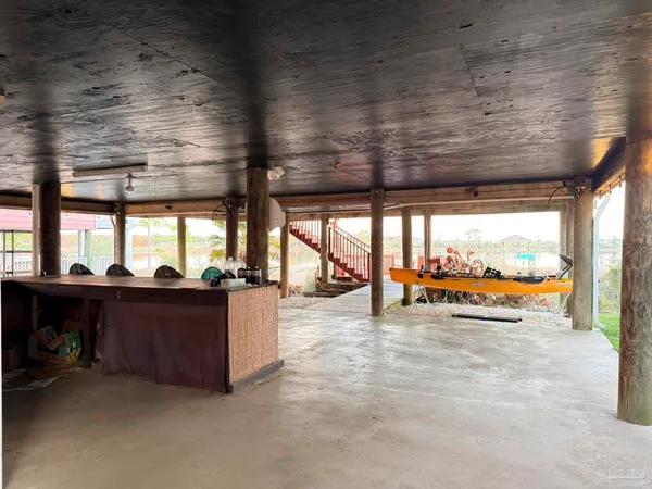 $3,400 | 2572 Gulf Breeze Avenue, Pensacola, FL 32507