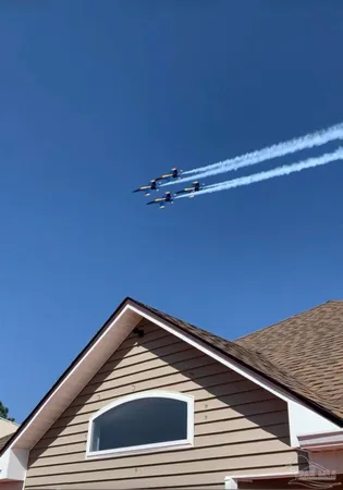 $3,400 | 2572 Gulf Breeze Avenue, Pensacola, FL 32507