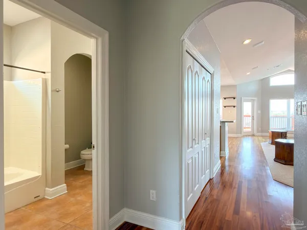 $3,400 | 2572 Gulf Breeze Avenue, Pensacola, FL 32507