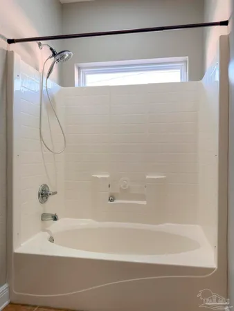 $3,400 | 2572 Gulf Breeze Avenue, Pensacola, FL 32507