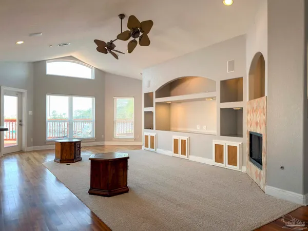 $3,400 | 2572 Gulf Breeze Avenue, Pensacola, FL 32507