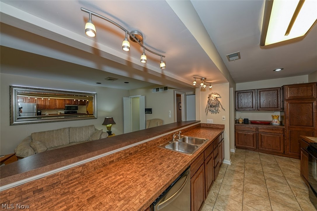 905 Hampton Ridge Drive Akron, OH 44313 - Photo 9 of 30 Gallery Image 9
