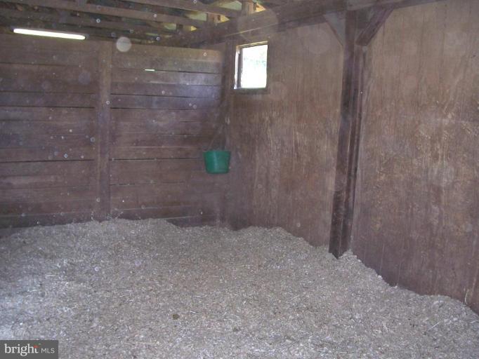 6062 Snow Mountain Road Broad Run, VA 20137 - Photo 17 of 28 Stall