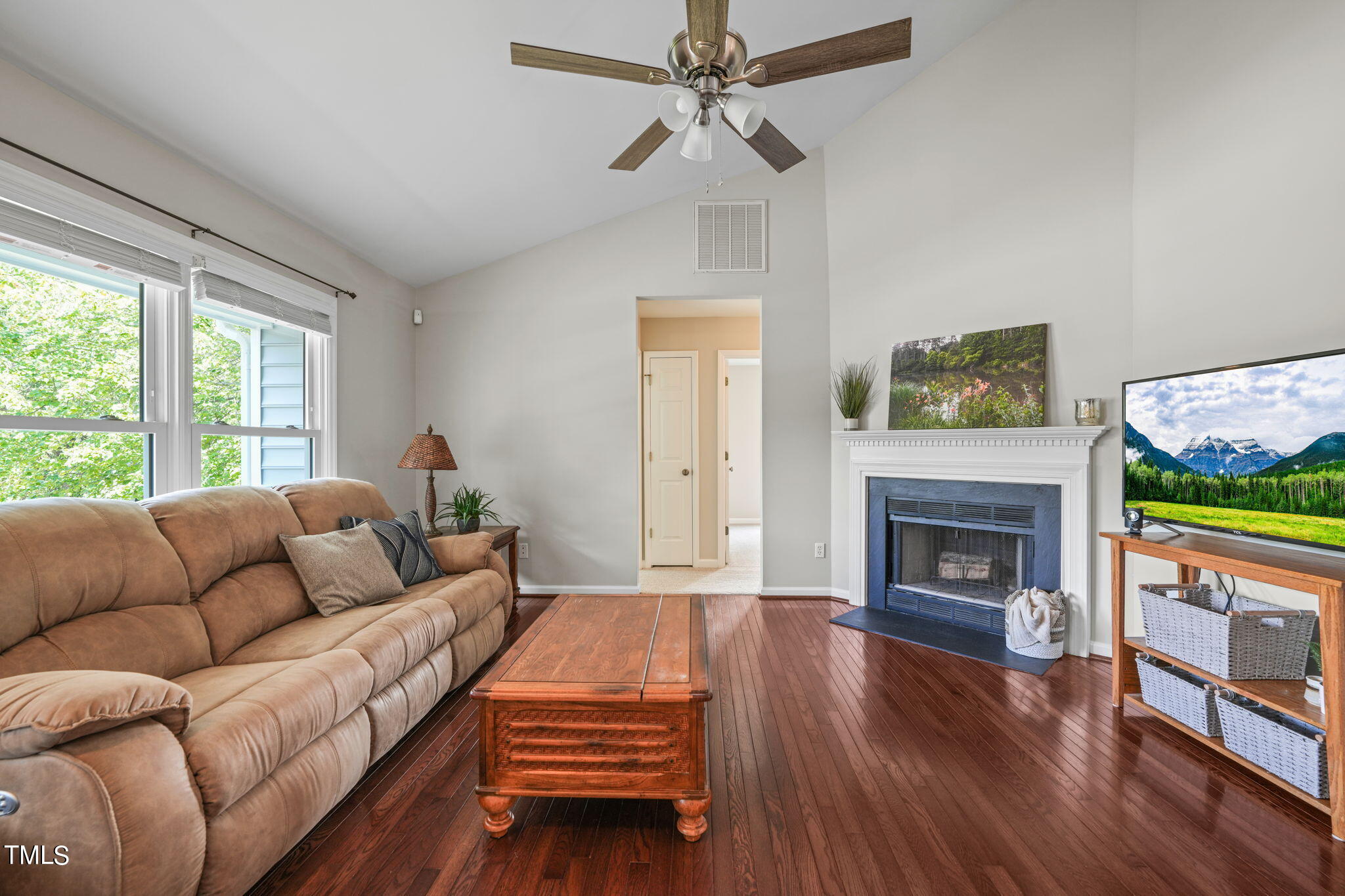 14 Rattan Bay Court Durham, NC 27713 - Photo 2 of 33 Living room (1)