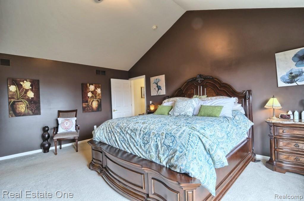 3741 Inverness Drive Rochester, MI 48306 - Photo 21 of 40 Master_Bedroom_2nd_View.jpg