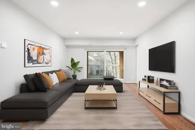 $394,888 | 5902 Cove Landing Road, Unit 202, Burke, VA 22015