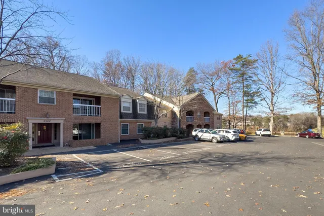 $394,888 | 5902 Cove Landing Road, Unit 202, Burke, VA 22015