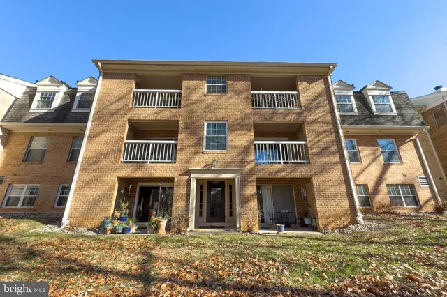 $394,888 | 5902 Cove Landing Road, Unit 202, Burke, VA 22015