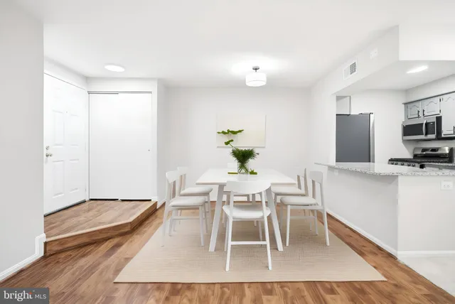 $394,888 | 5902 Cove Landing Road, Unit 202, Burke, VA 22015