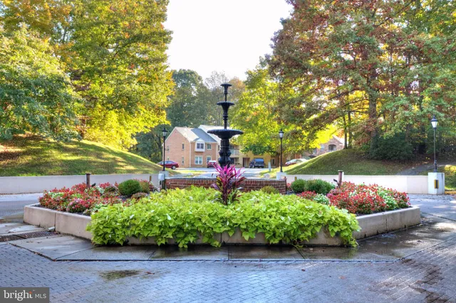 $394,888 | 5902 Cove Landing Road, Unit 202, Burke, VA 22015