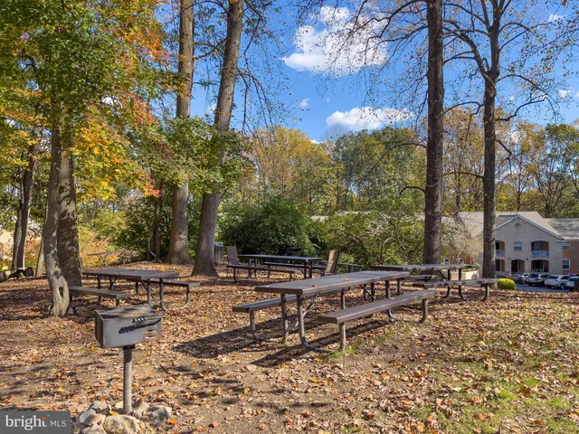 $394,888 | 5902 Cove Landing Road, Unit 202, Burke, VA 22015